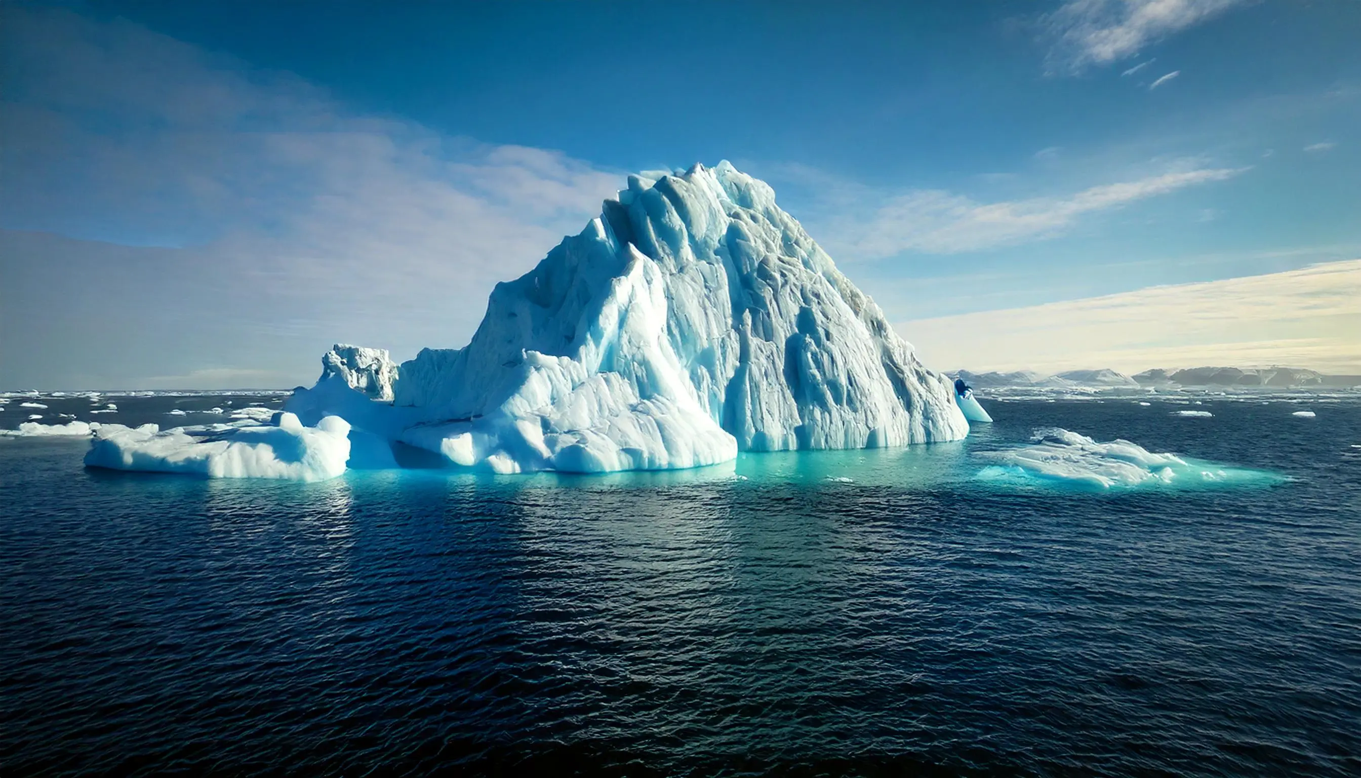 Perché il ghiaccio galleggia sull'acqua?